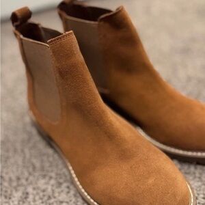 Steve Madden Women’s Brown Suede Chelsea Boots